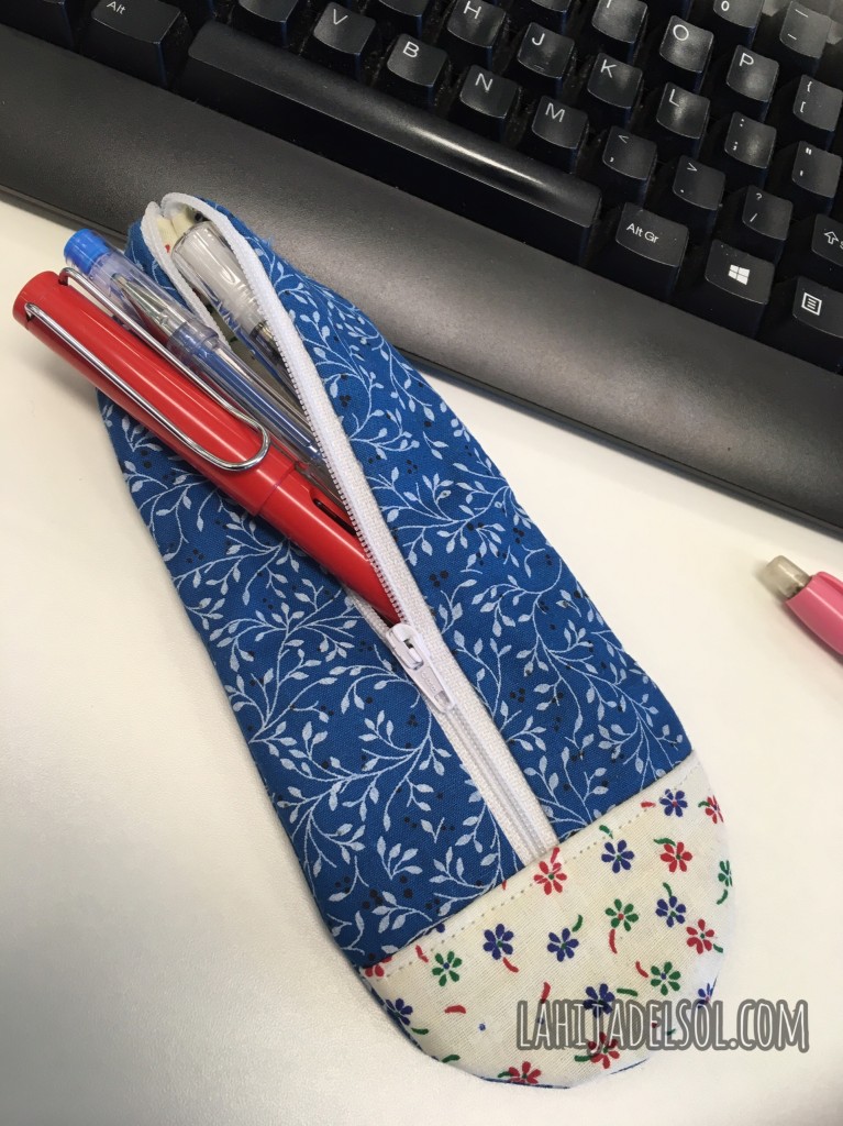 Shoe-shaped pencil case